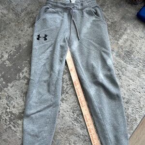 men's grey under armour sweatpants joggers